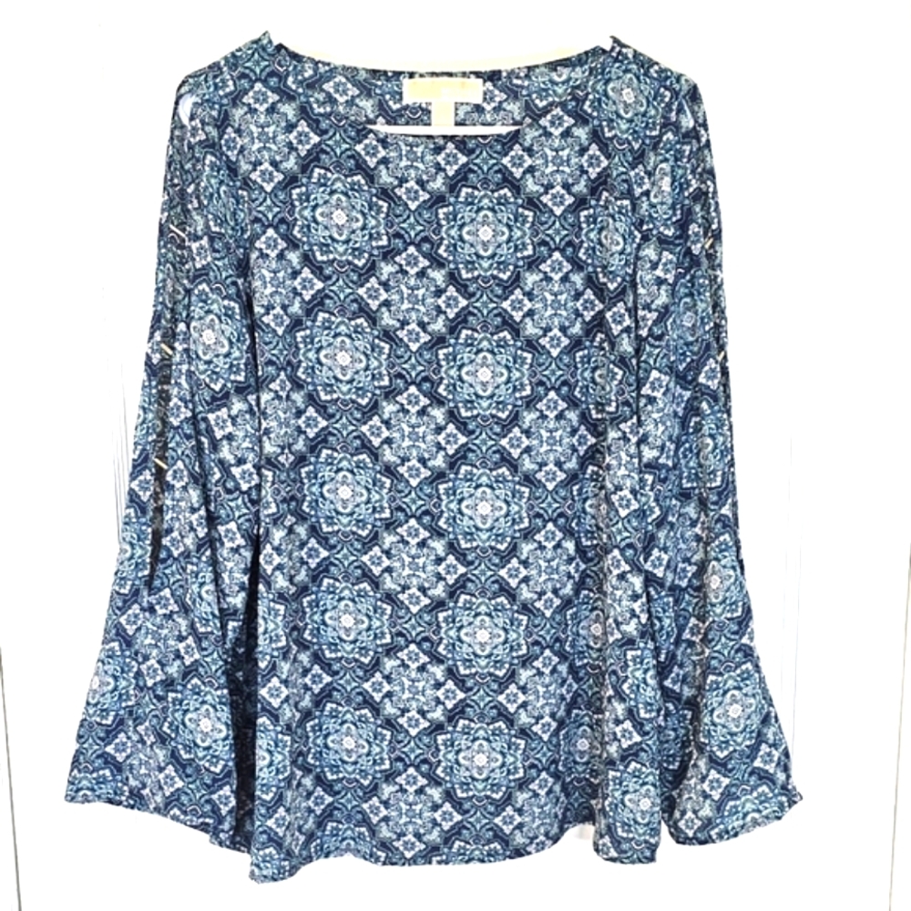 MK Cut Out Sleeve Top